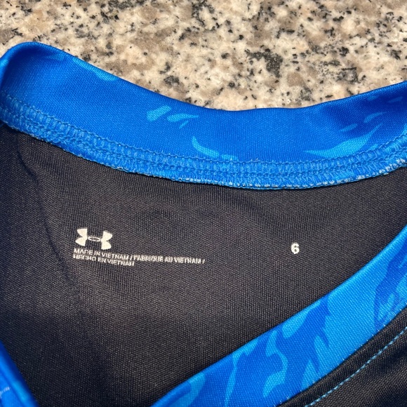 Under Armour shirt - Picture 2 of 3